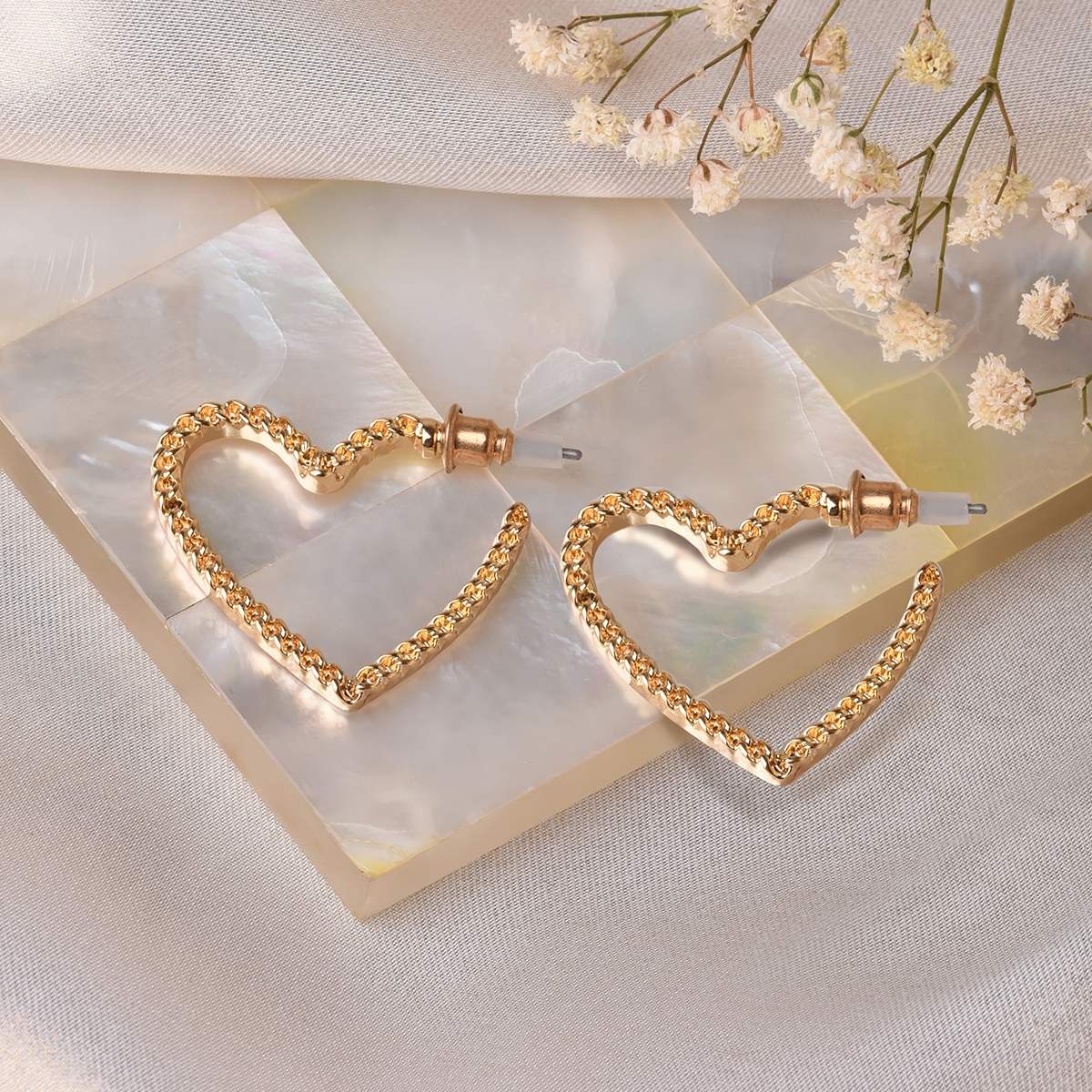 Lilly & sparkle | Lilly & Sparkle Gold Toned Rope Textured Heart Hoop Earrings