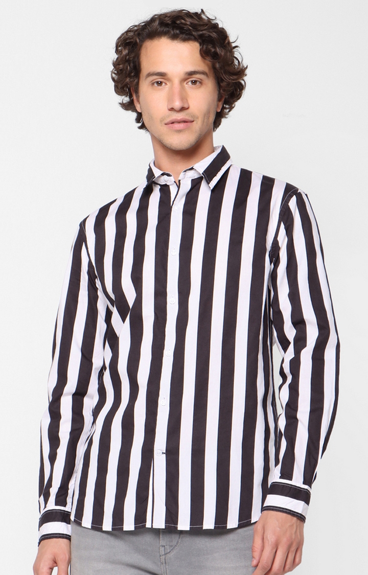 Black And White Regular Fit Striped Casual Shirts