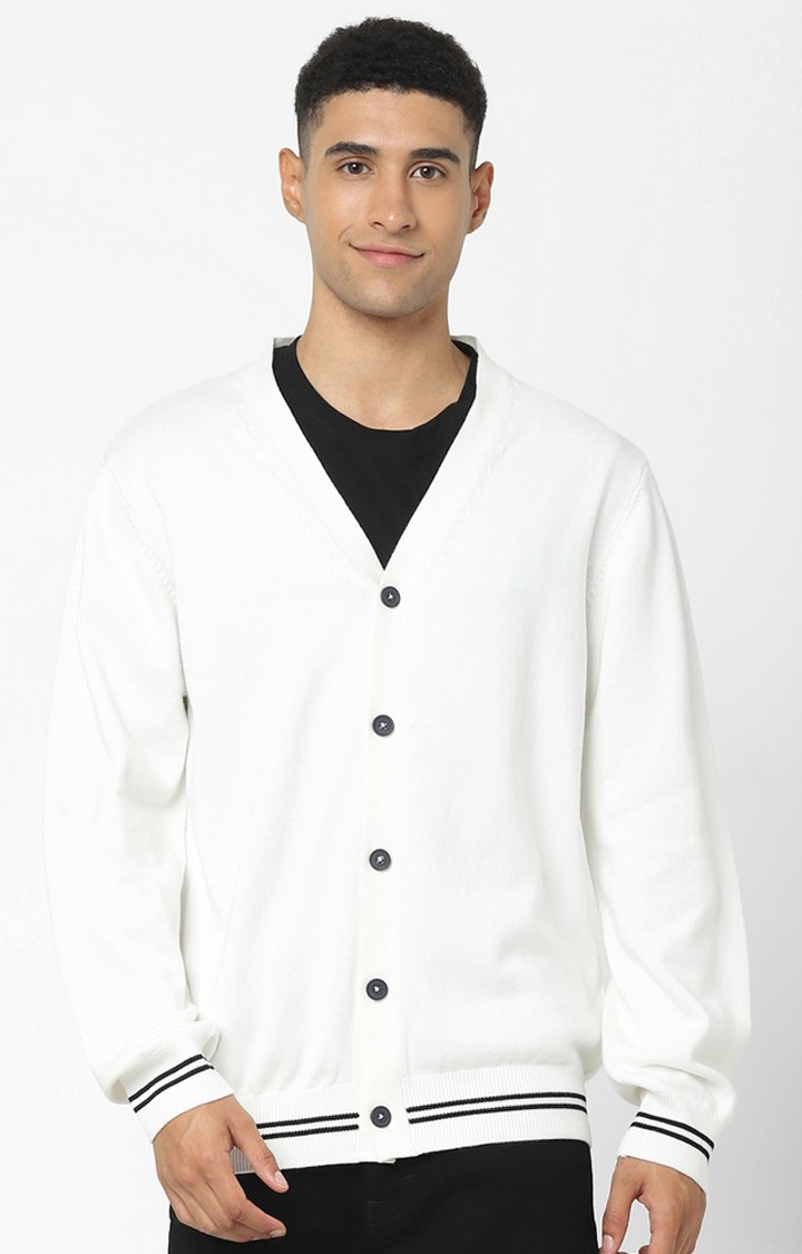 White Solid Regular Fit Sweater