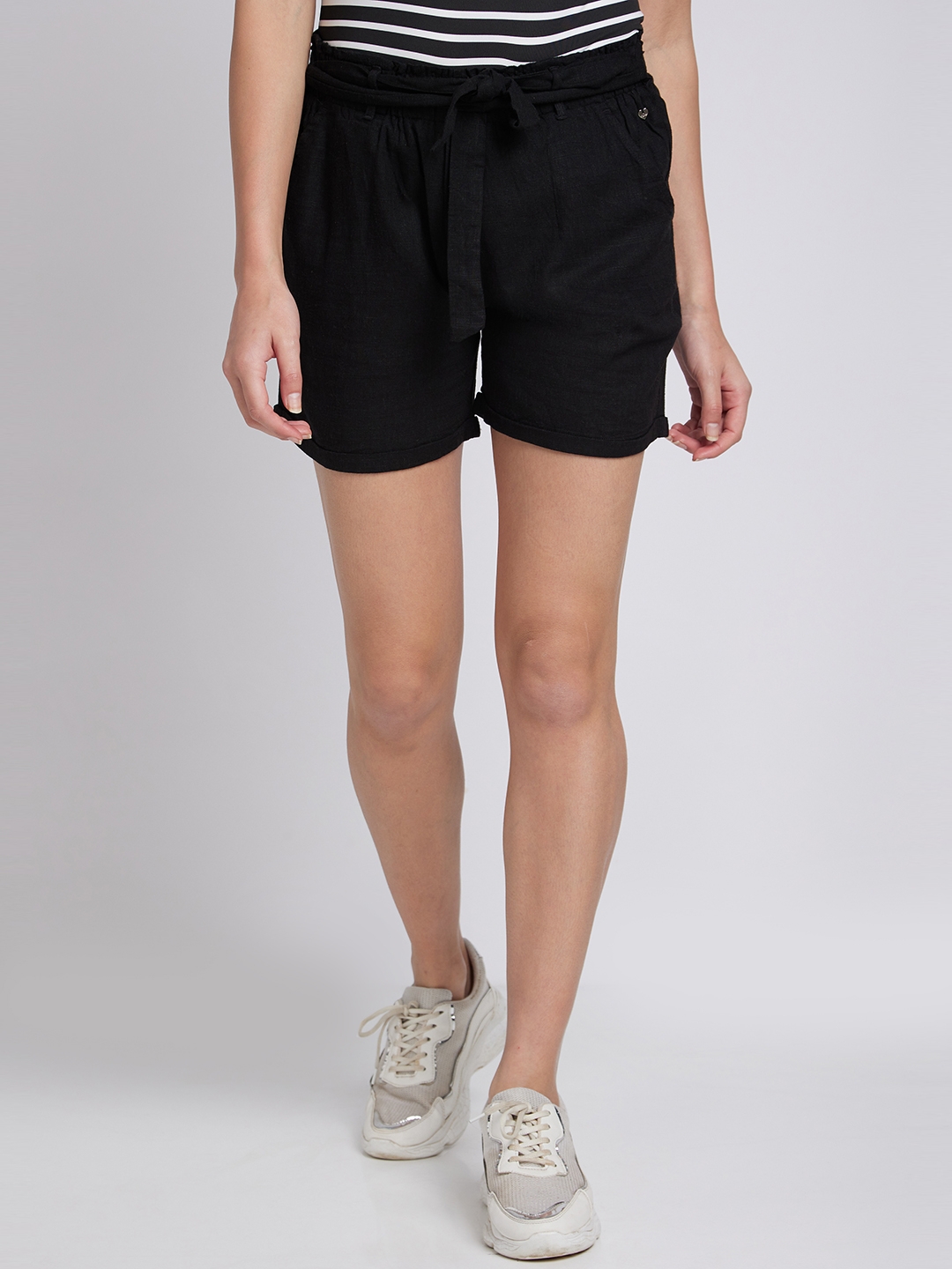 Women's Black Cotton Blend Solid Shorts