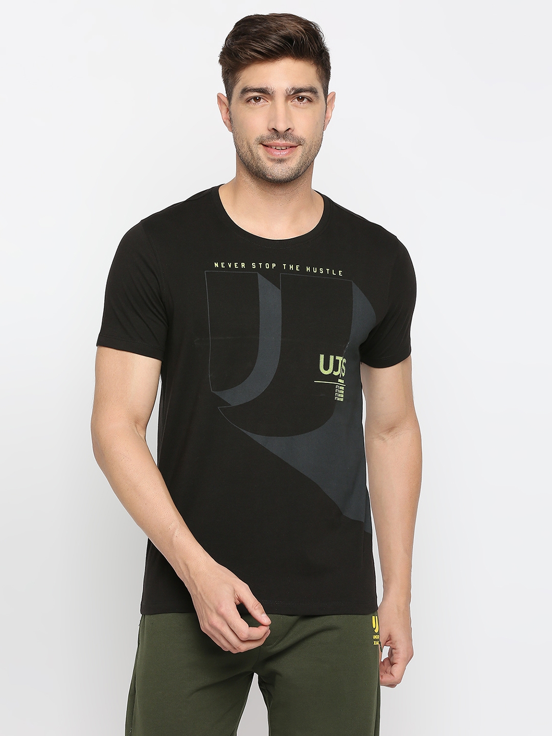 Underjeans by Spykar Men Black Cotton Round Neck Printed Tshirt