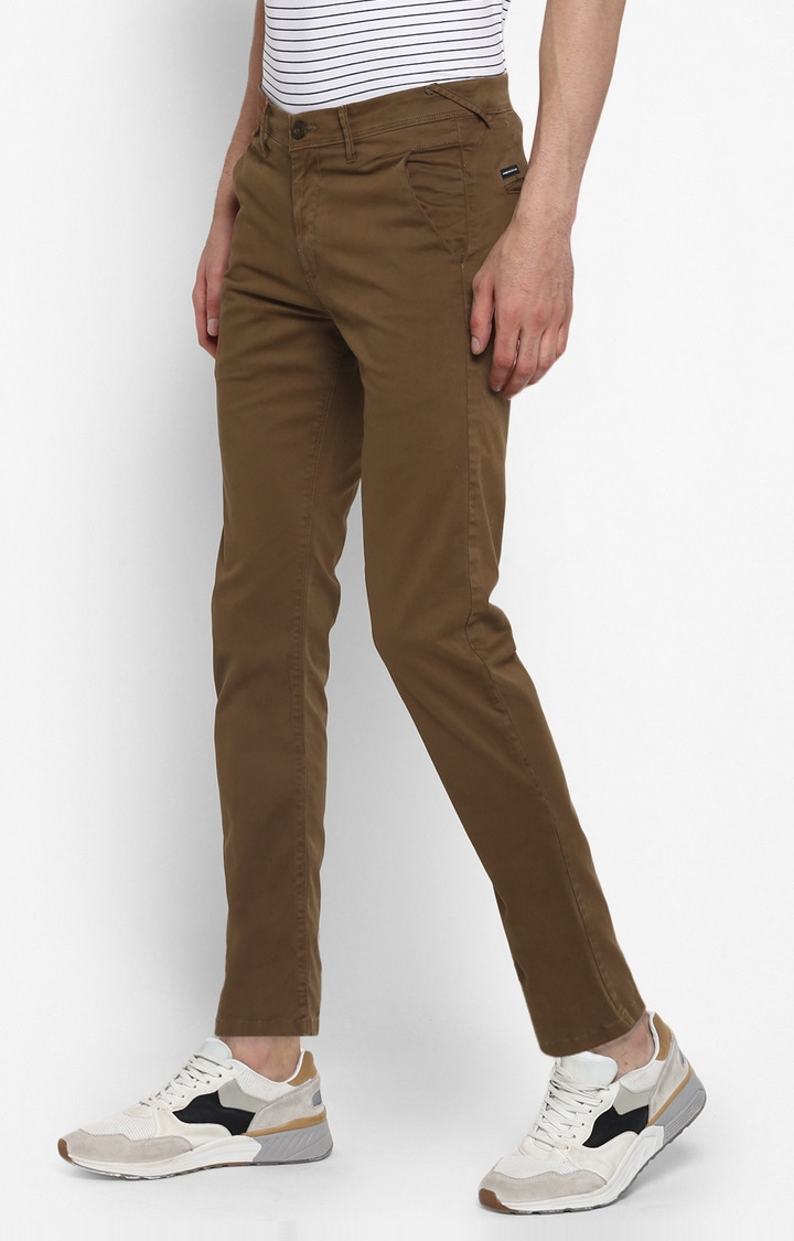 Men's Brown Cotton Solid Tapered Chinos