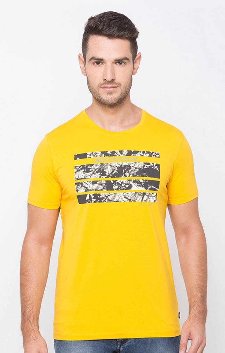 Spykar Yellow Cotton Slim Fit T-Shirt For Men