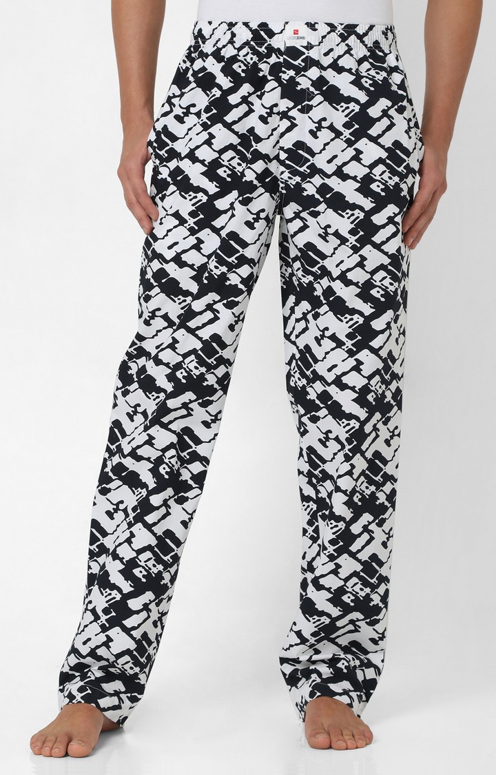 Underjeans By Spykar Black & White Cotton Regular Fit Men Pyjamas