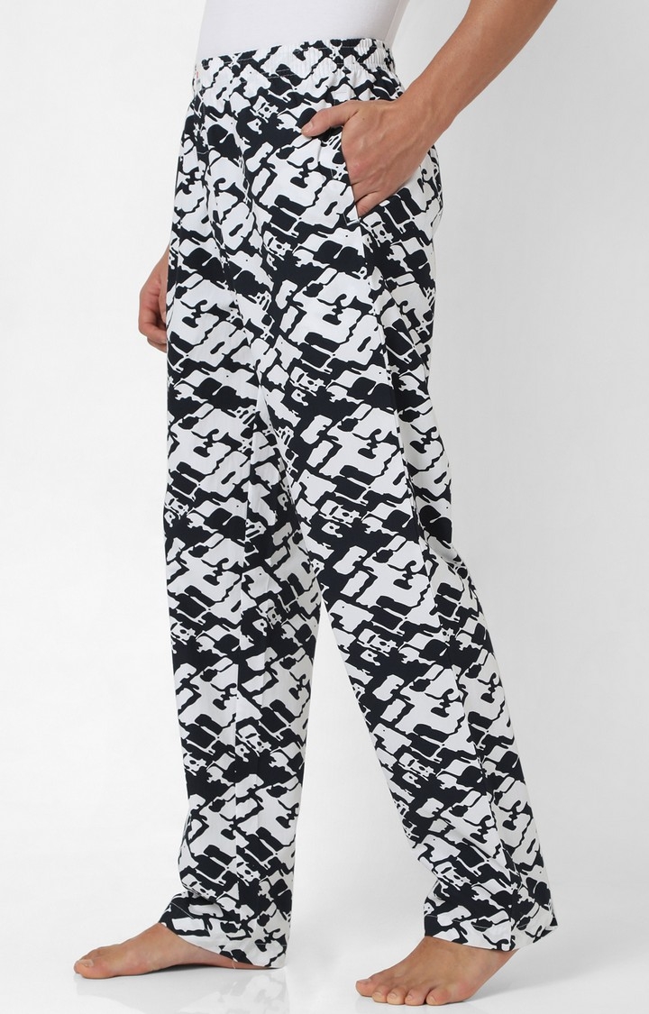 Underjeans By Spykar Black & White Cotton Regular Fit Men Pyjamas