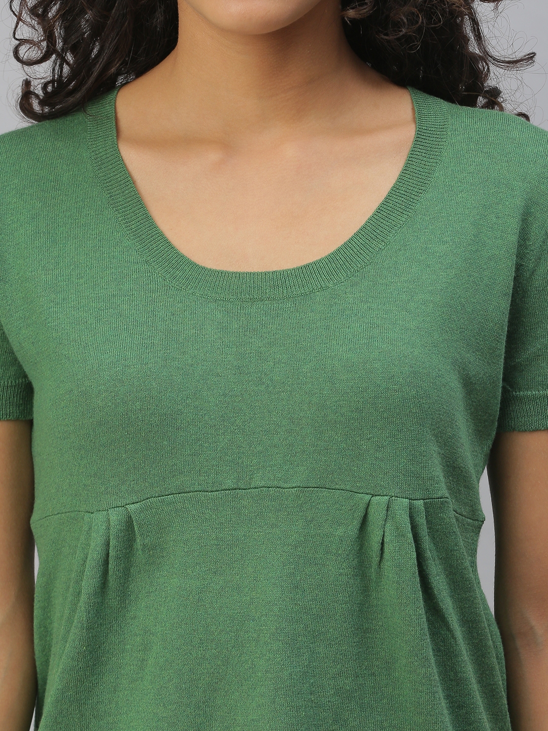 Women's Green Cotton Blend Solid Tops