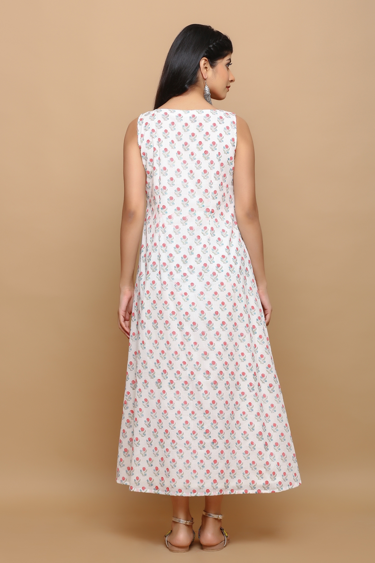 White buti printed dress with fish jaal kali