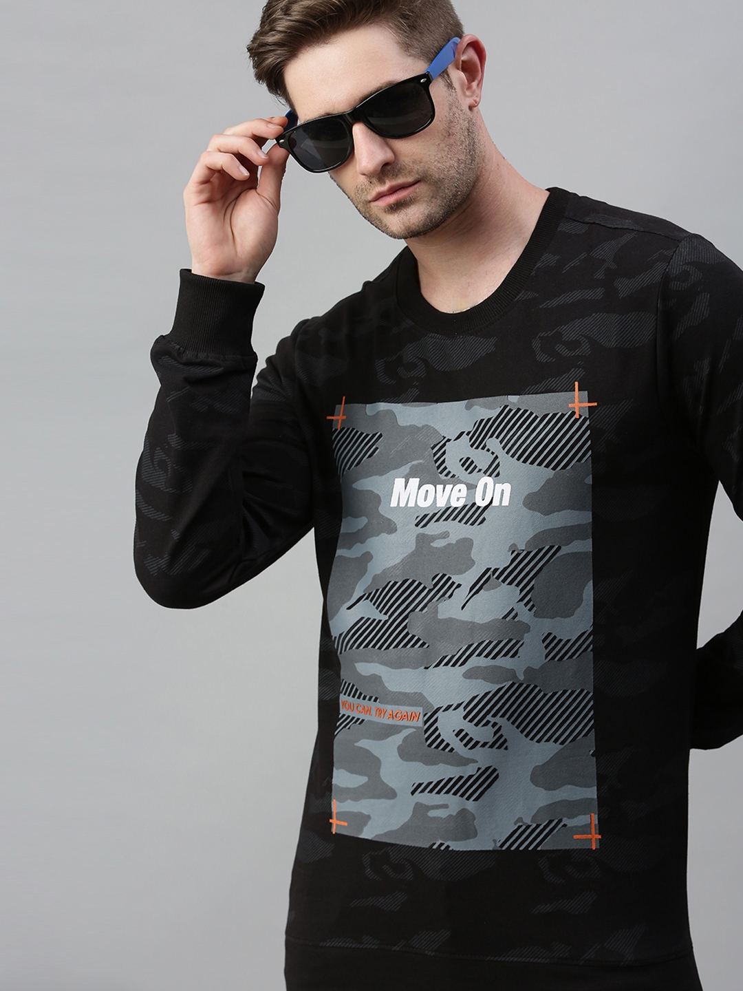 Men's Black Cotton Blend Camouflage Sweatshirts