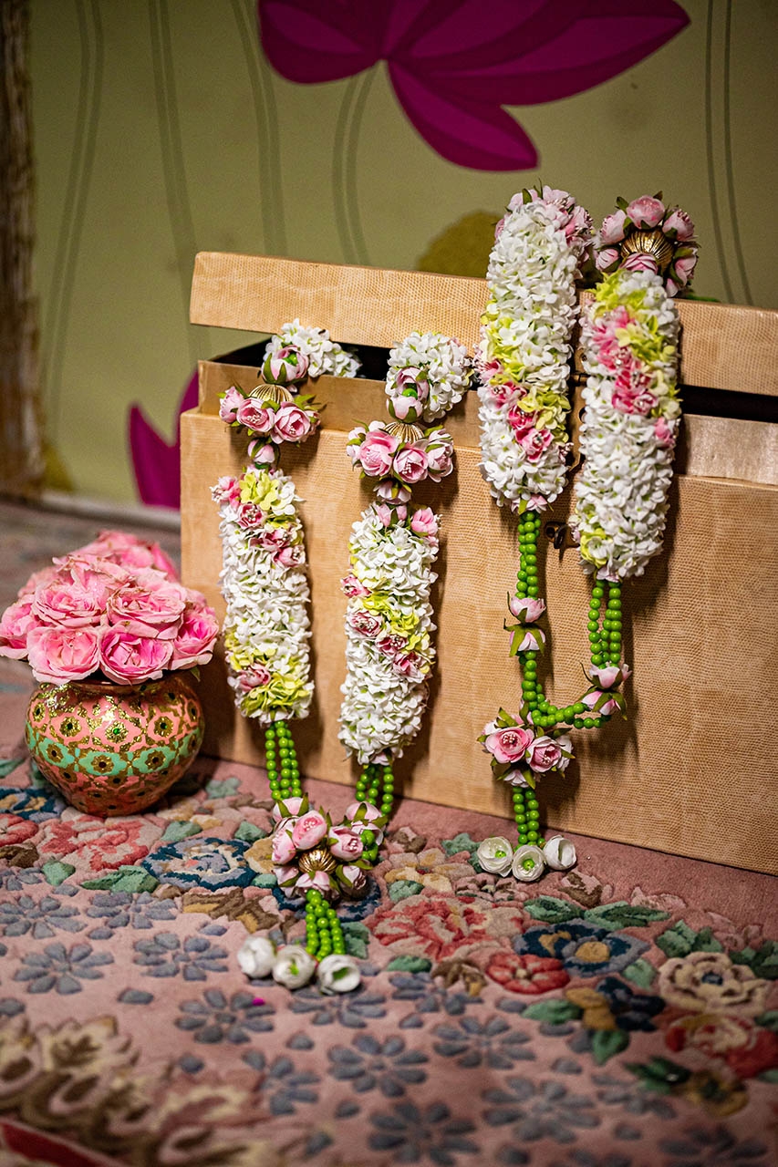 Floral garland with pearls (2 Pcs)