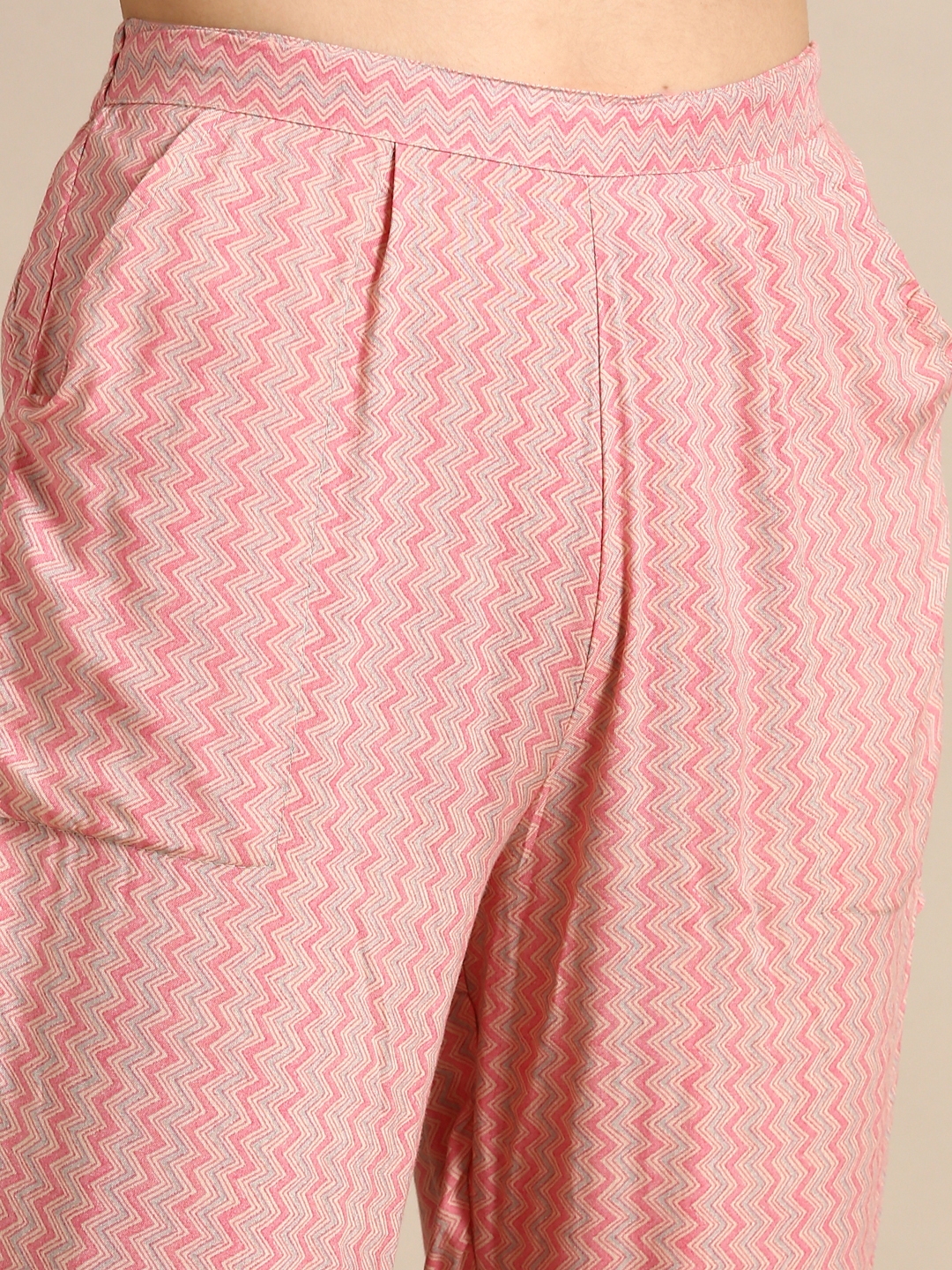 SHOWOFF Women's Calf Length Straight Pink Colourblocked Round Neck Kurta Set
