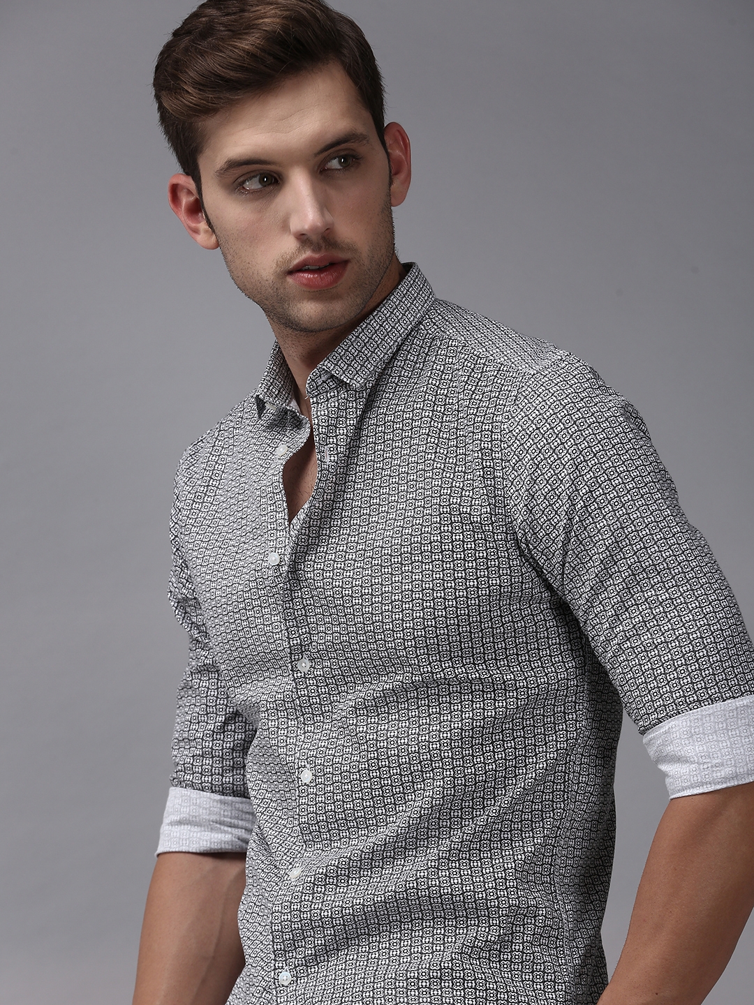 Showoff | SHOWOFF Men's White Spread Collar Geometric Comfort Fit Shirt