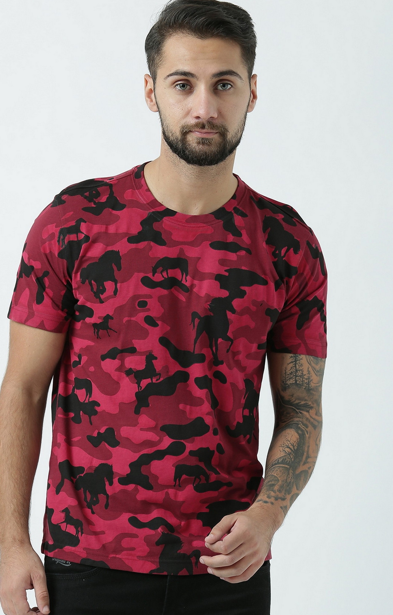 HUETRAP | Red Walking Wild Life Round Neck Camouflage Printed T-Shirt 