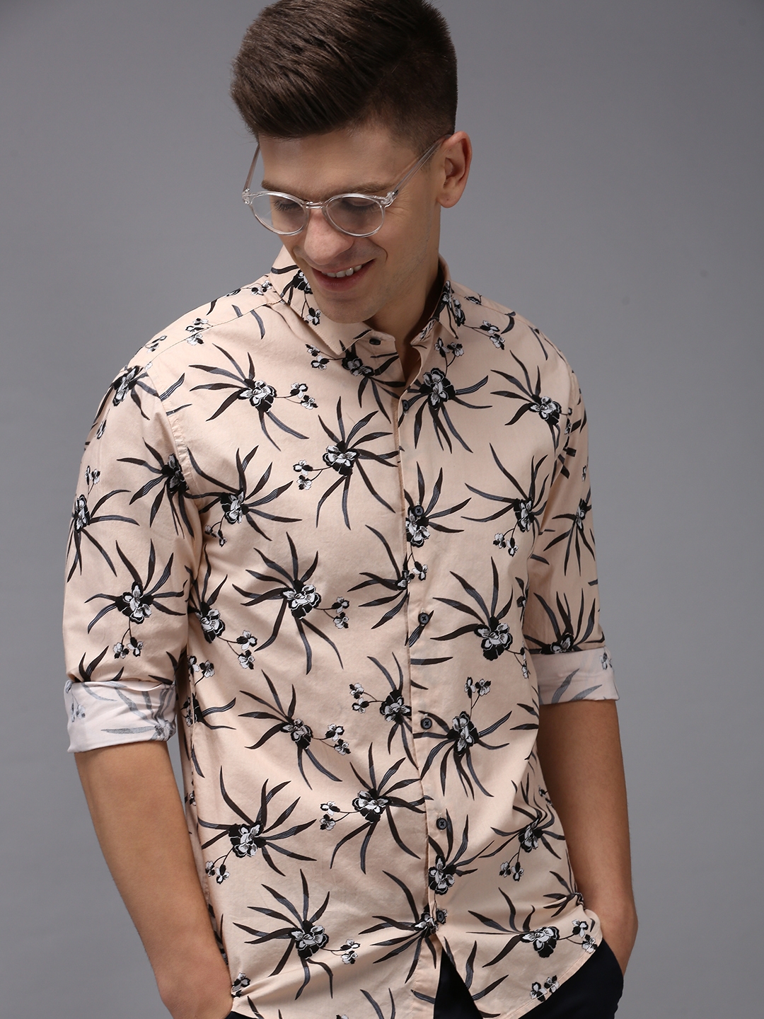 SHOWOFF Men's Peach Spread Collar Floral Comfort Fit Shirt
