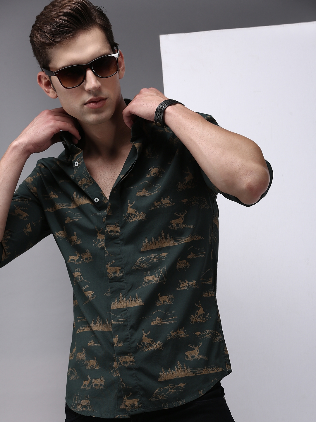 Showoff | SHOWOFF Men's Green Spread Collar Animal Print Comfort Fit Shirt