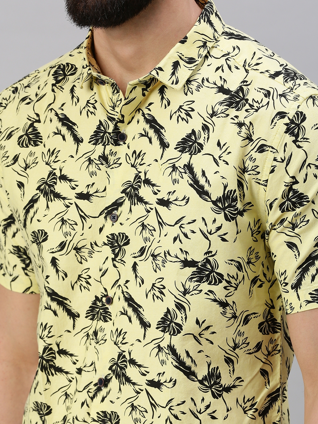 Men's Yellow Polycotton Solid Casual Shirts