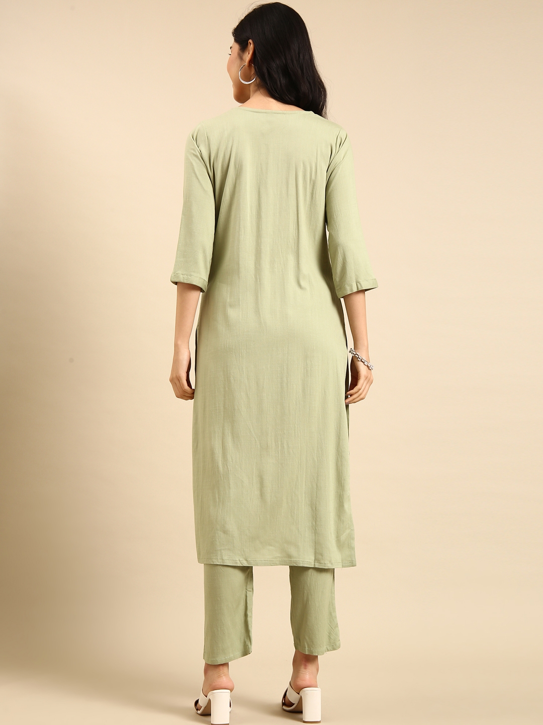 SHOWOFF Women's Calf Length Solid Green Straight Kurta Sets