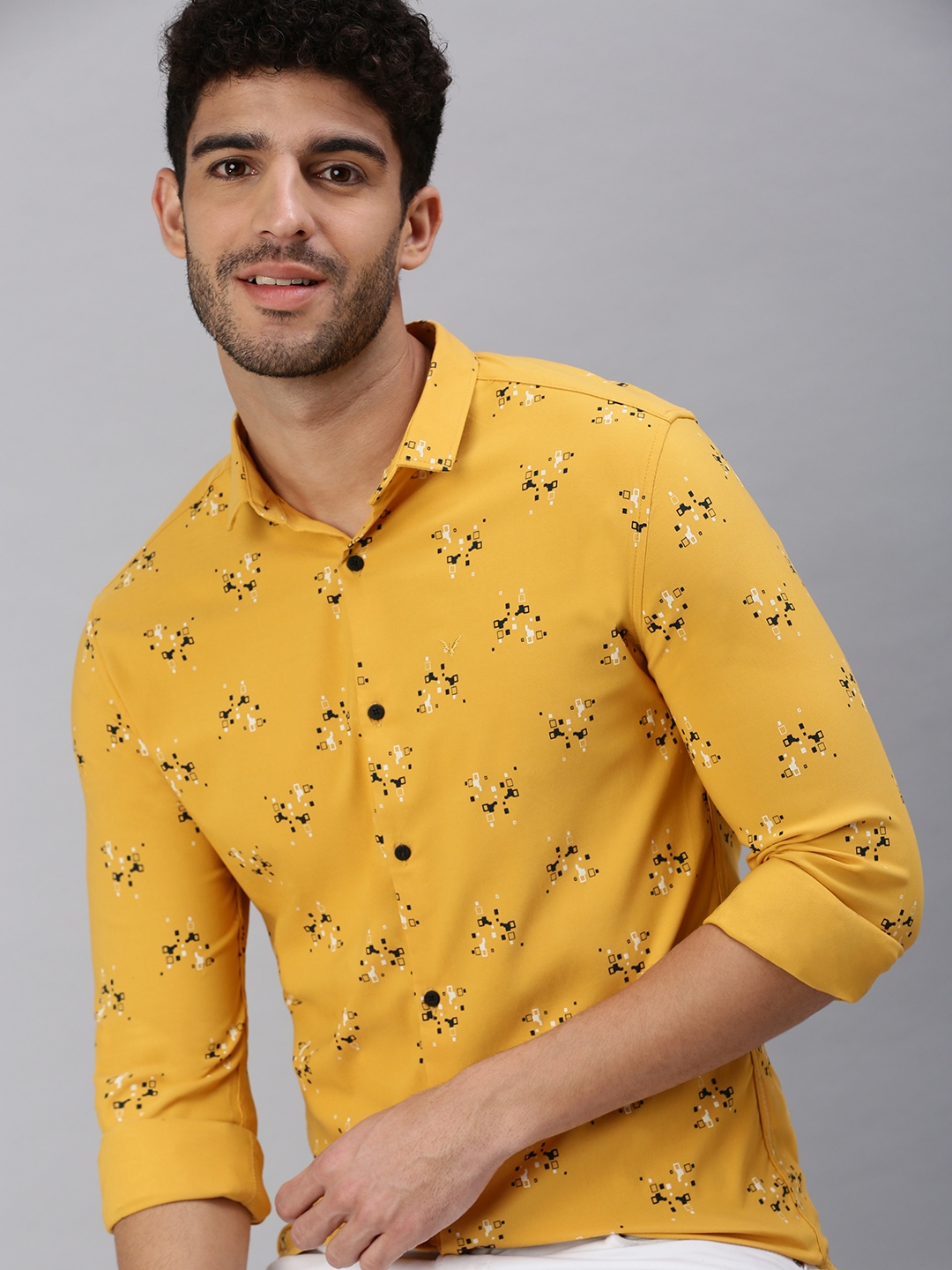 Showoff | SHOWOFF Men's Roll-Up Sleeves Yellow Geometric Shirts