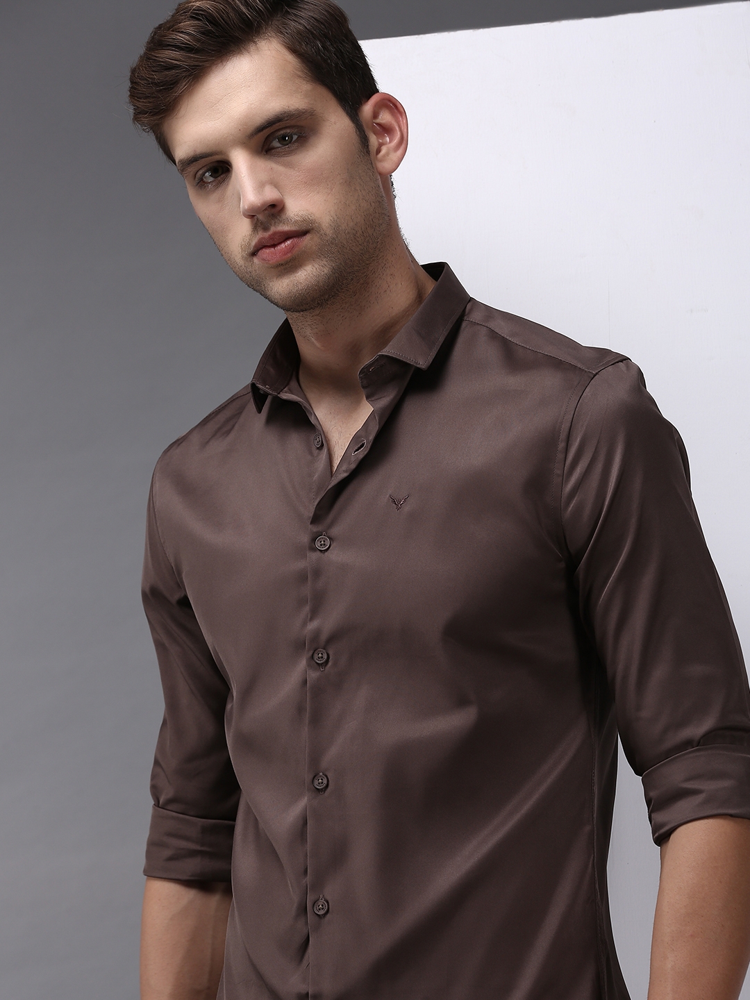 SHOWOFF Men's Brown Spread Collar Solid Comfort Fit Shirt