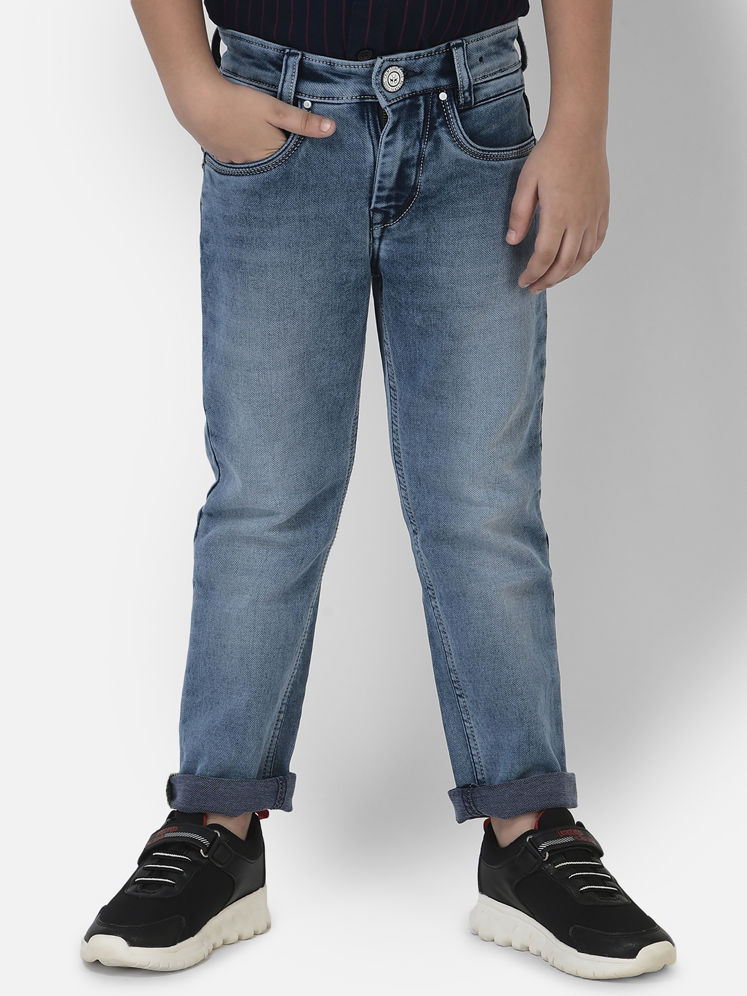 Crimsoune Club Boy Blue Jeans in Light Wash Detail 