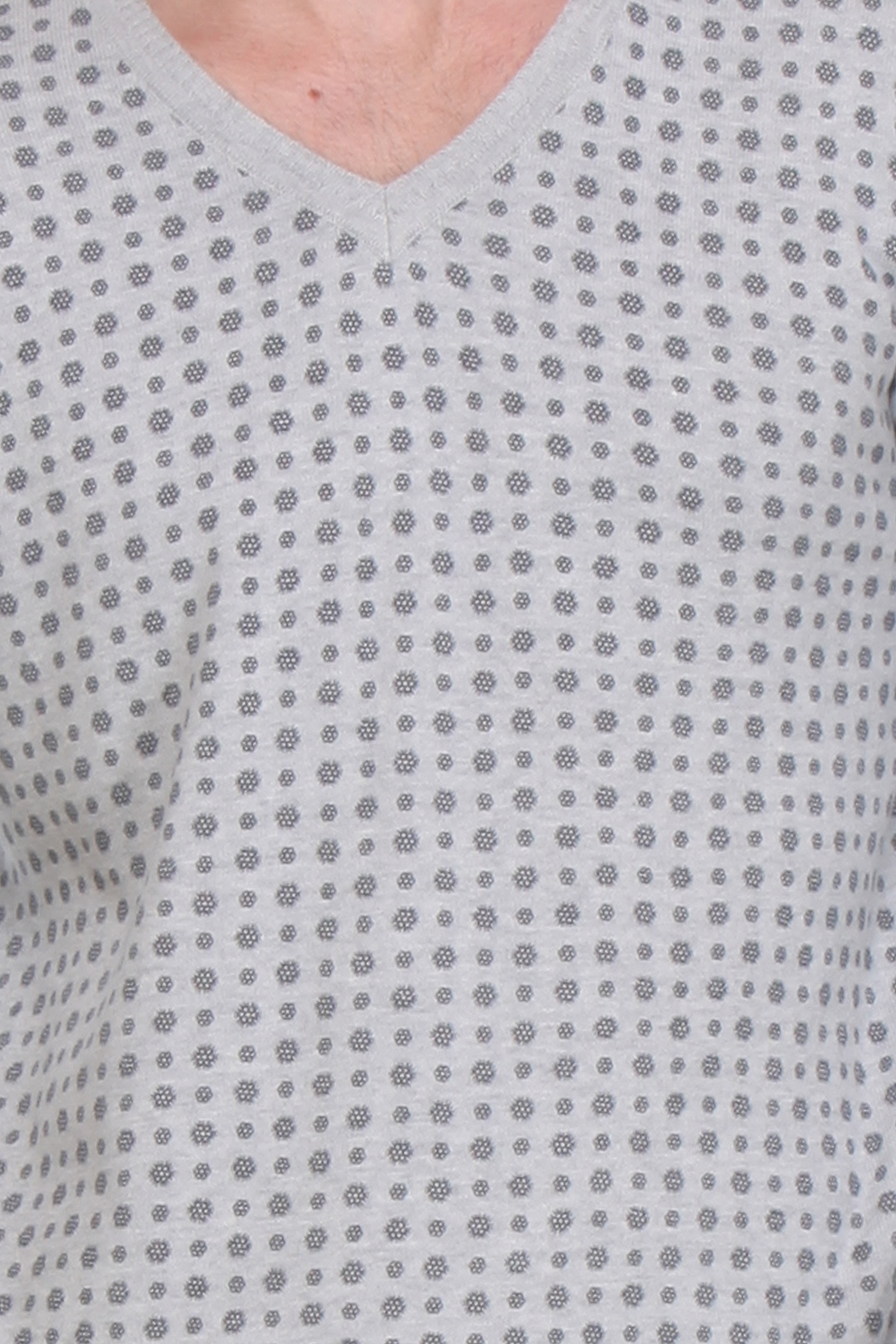 Crimsoune Club Men Grey Printed V-Neck Sweater