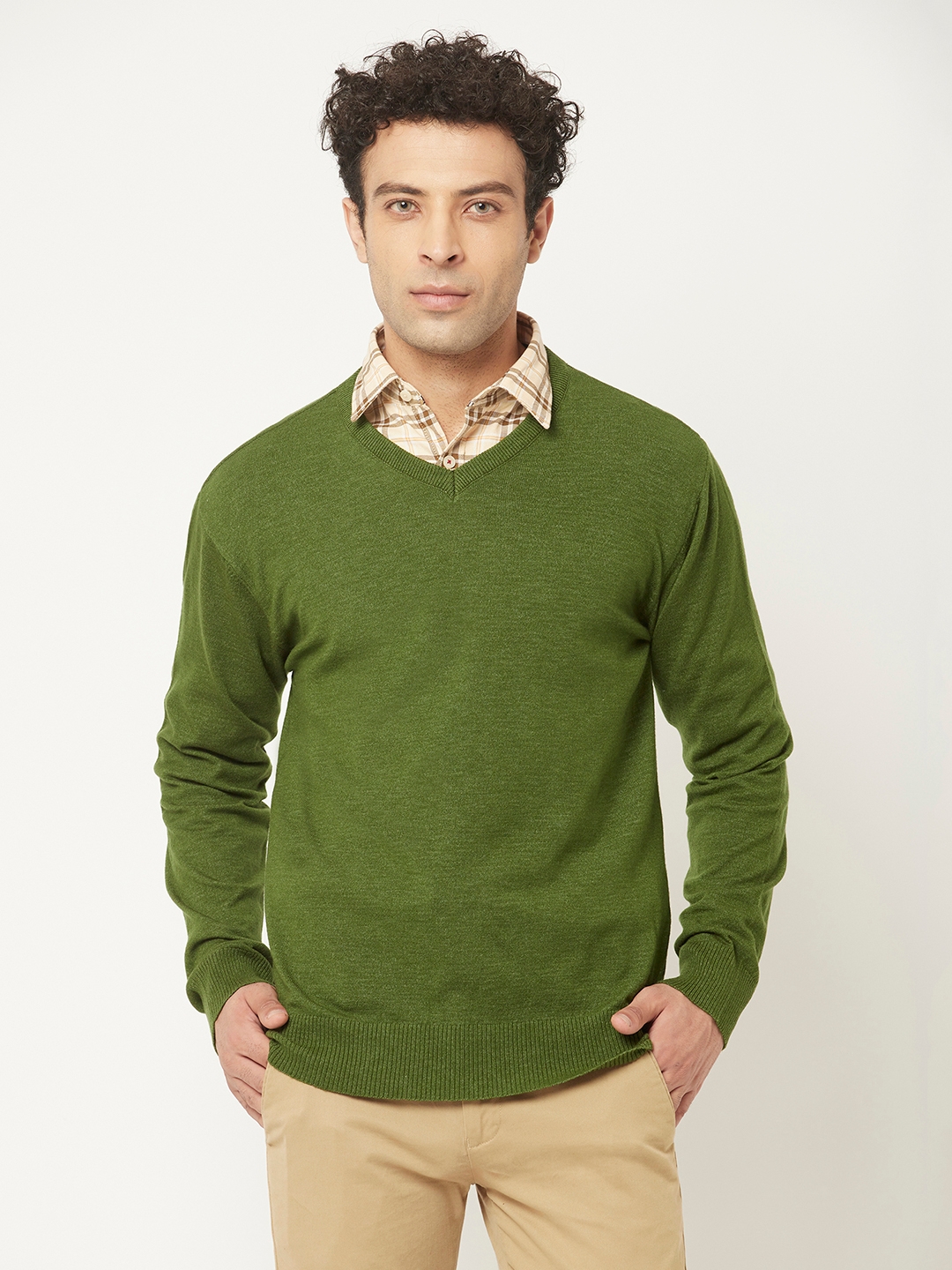 Crimsoune Club Men Green Sweater in Relaxed Fit