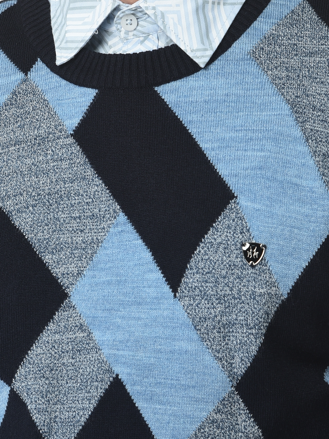 Crimsoune Club Men Sweater in Diamond Print 