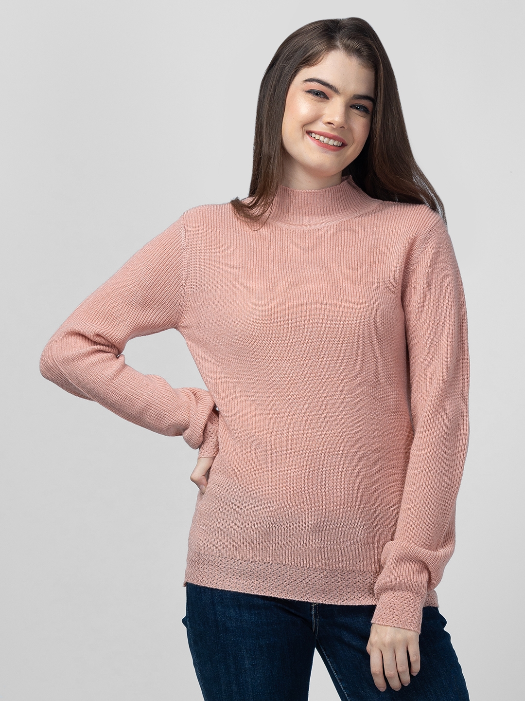 Globus Women Salmon Solid Pullover Sweater