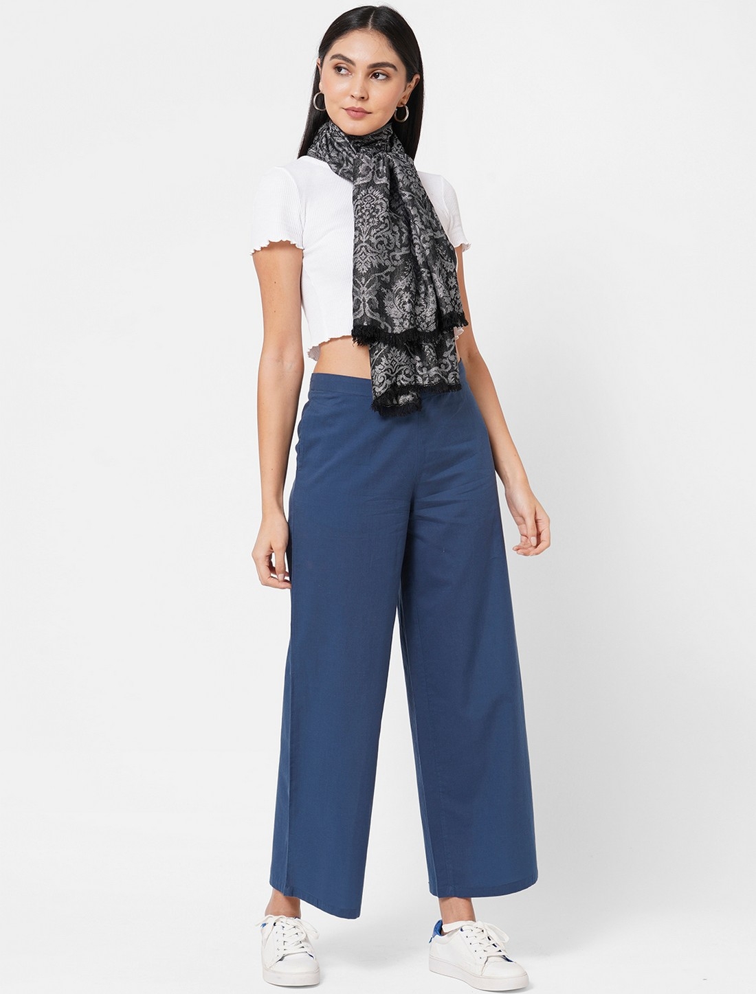 Get Wrapped | Get Wrapped Grey Jacquard Lurex Scarf with raw fringes 2