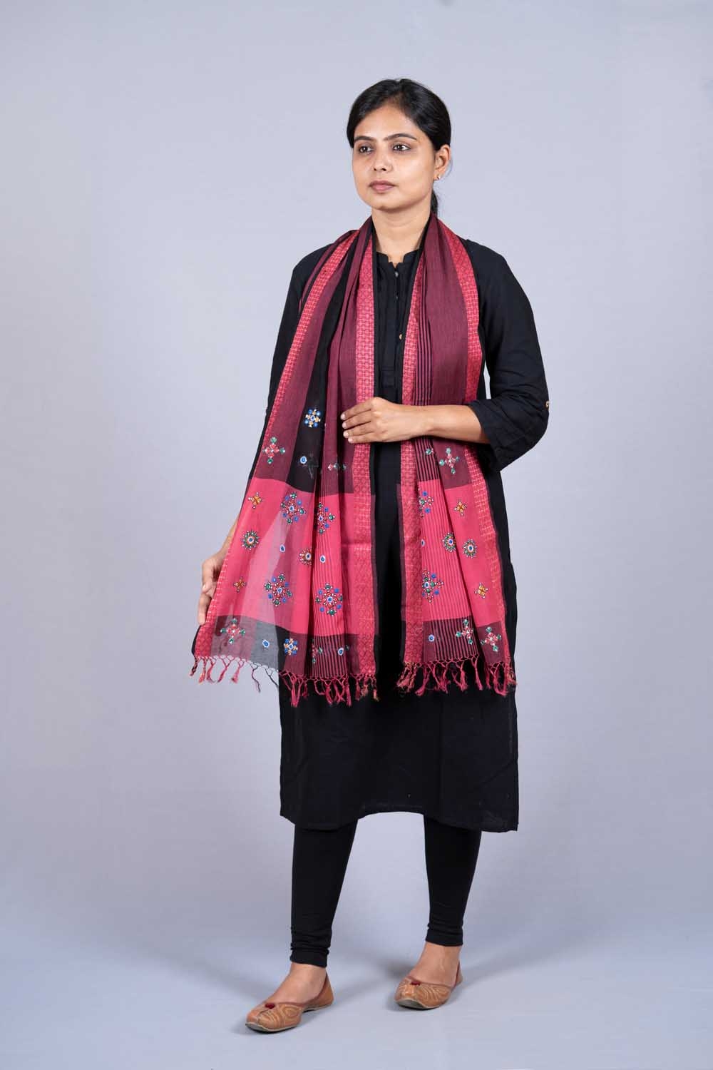 Neran Hand Embroidered Stole