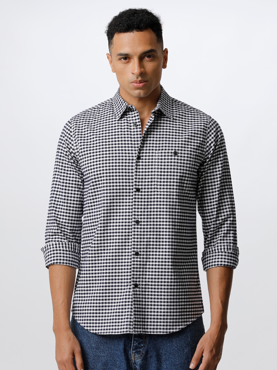 Men White & Black Gingham Checked Slim Fit Cotton Casual Shirt