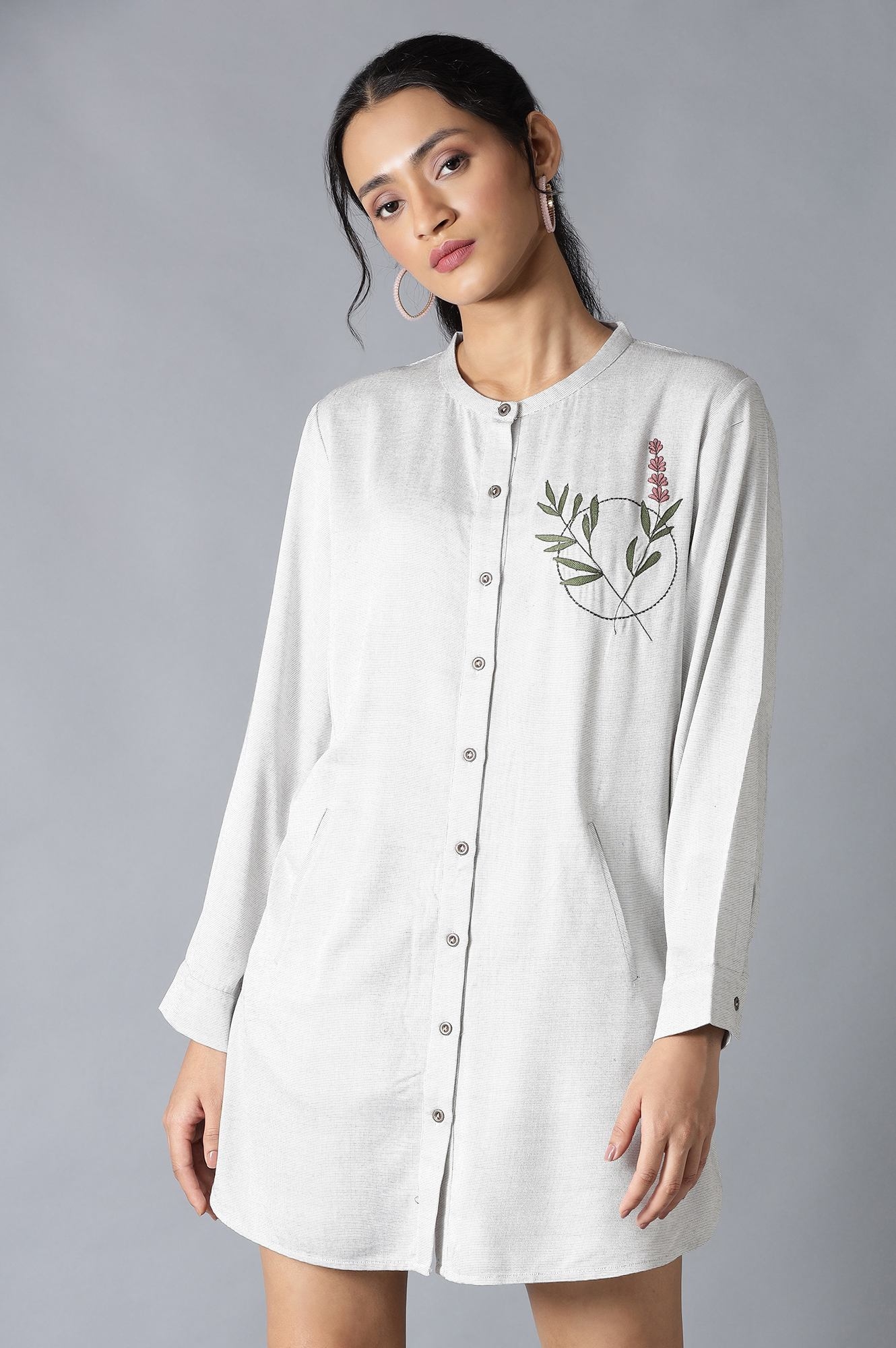 W | W Light Grey Yarn-Dyed Tunic with Thread Embroidery in Mandarin Neck