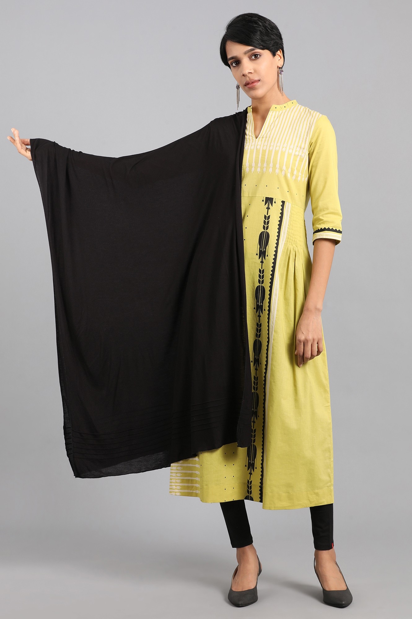 W | W You Can Pair The Dupatta With Your Casual Kurta And Pants Or Can Also Style It With Your Western Top And Jeans.